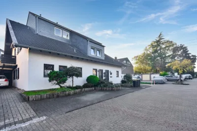 Lichtdurchflutete Dachgeschosswohnung mit Balkon in beliebter Lage von Solingen-Aufderhöhe, 42699 Solingen, Dachgeschosswohnung