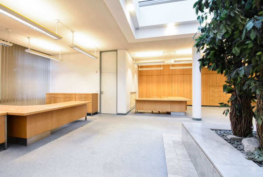 Büros hinterer Bereich - Besonder Fläche für Büro oder Praxis perfekt gelegen in Solingen-Wald.TEILBAR!