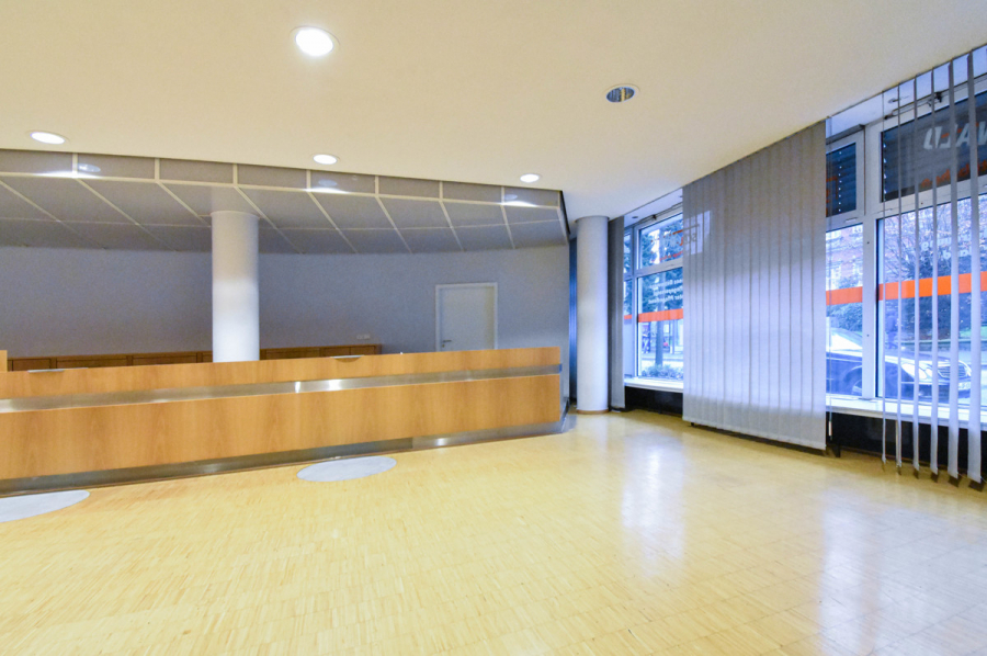 Vorderer Bereich Empore_2 - Besonder Fläche für Büro oder Praxis perfekt gelegen in Solingen-Wald.TEILBAR!