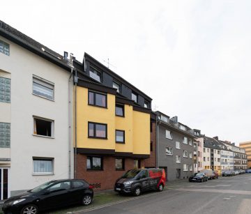 Gemütliche 3-Zimmer-Maisonette-Wohnung mit Balkon und Garage., 51067 Köln, Maisonettewohnung