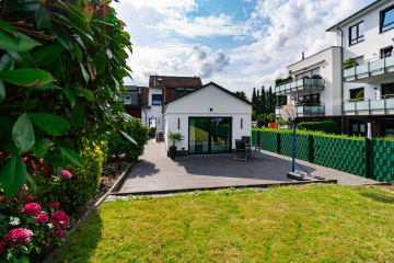 Stilvoll und hochwertig sanierte Doppelhaushälfte mit großem Garten und Platz für Familien., 42719 Solingen, Doppelhaushälfte