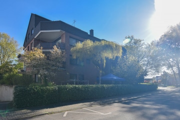 Hilden. Schön geschnittene Wohnung mit großer Dachterrasse, Tiefgaragenstellplatz und Ausbaureserve., 40724 Hilden, Etagenwohnung