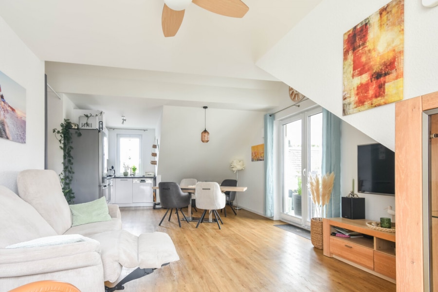 Moderne 3-Zimmer-Dachgeschosswohnung mit Südbalkon - Photo 1