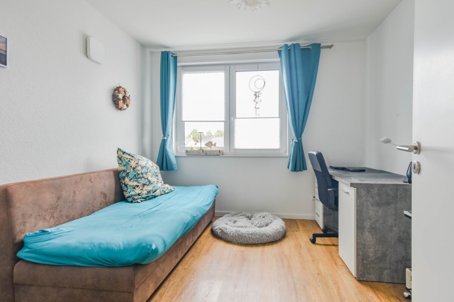 Moderne 3-Zimmer-Dachgeschosswohnung mit Südbalkon - Photo 4
