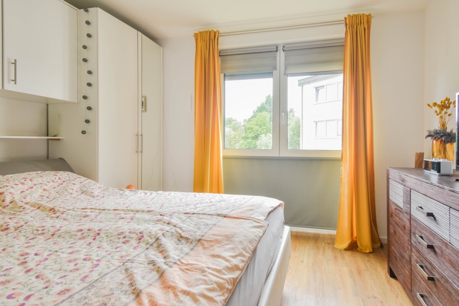 Moderne 3-Zimmer-Dachgeschosswohnung mit Südbalkon - Photo 3