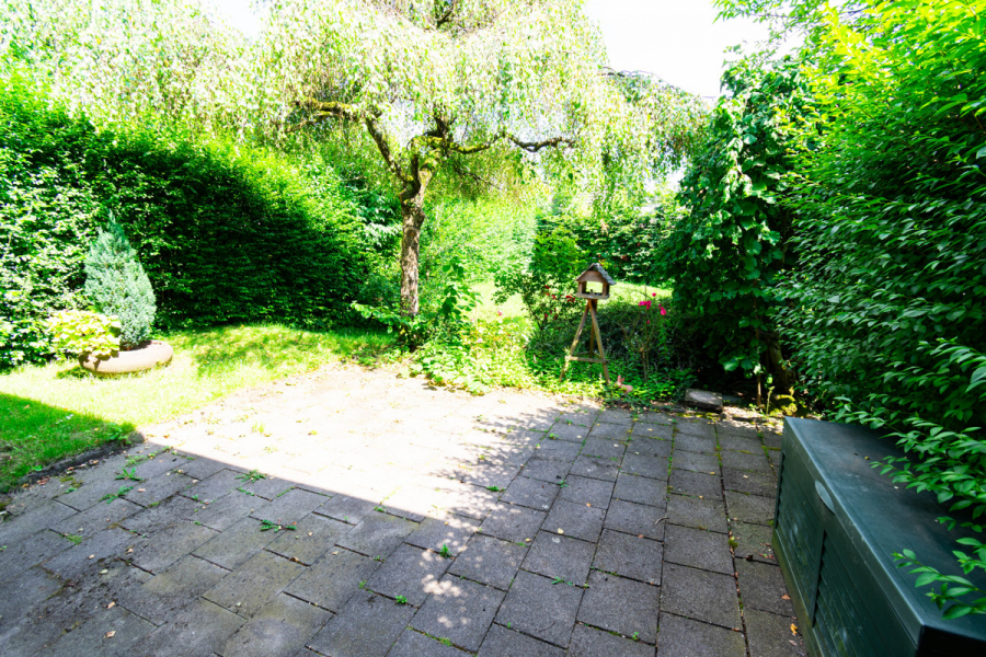 Terrasse - ERBPACHT! Solingen-Gräfrath. Viel Potenzial. Charmantes Einfamilienhaus mit Rundum Grün.