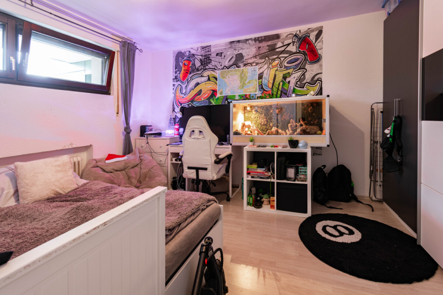 Schlafzimmer - Hilden. Barrierearm. Schöne Zwei-Zimmer-Wohnung mit Garten.