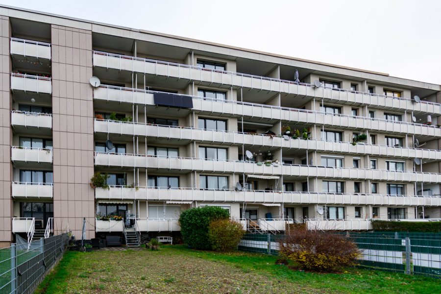 Rückansicht - Hilden. Barrierearm. Schöne Zwei-Zimmer-Wohnung mit Garten.