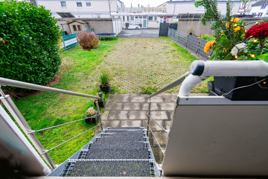 Abgang in den Garten - Hilden. Barrierearm. Schöne Zwei-Zimmer-Wohnung mit Garten.