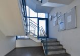 Großzügige Büroetage im 1. Obergeschoss + Werkstatt und Büro im EG in Leverkusen Manfort. - Treppenhaus mit Hintereingang