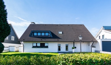 Hästen. Sehr gut ausgestattetes Einfamilienhaus mit schönem Grundstück. Großzügig Wohnen im Grünen., 42659 Solingen, Einfamilienhaus