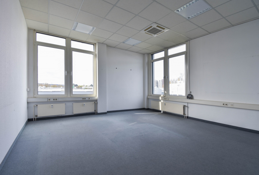 1. OG Bsp. Büro 4 - Komplette Büroetage im 1. OG mit 516m² perfekt angebunden in Ratingen für Ihre erfolgreiche Zukunft.