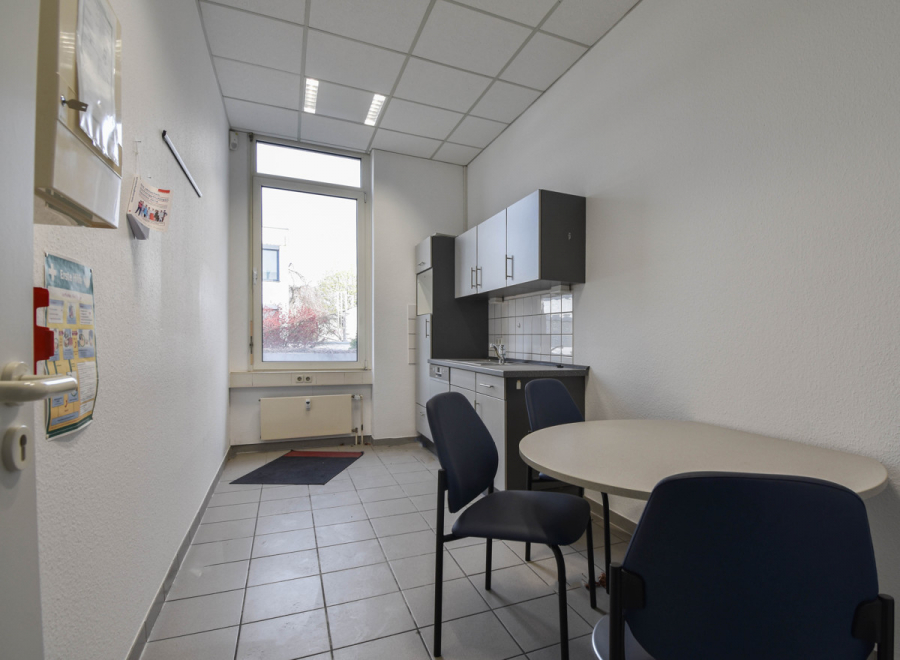1. OG Teeküche - Komplette Büroetage im 1. OG mit 516m² perfekt angebunden in Ratingen für Ihre erfolgreiche Zukunft.