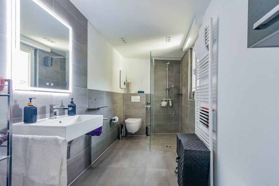 Komfortabel wohnen: Barrierefreie 2-Zimmer-Wohnung in gepflegtem Mehrfamilienhaus - Photo 5