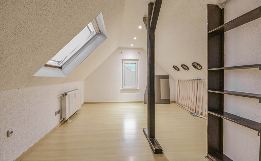 DG Zimmer - Charmantes Einfamilienhaus mit großem Garten und Potenzial zur Verwirklichung