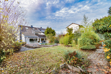 Charmantes Einfamilienhaus mit großem Garten und Potenzial zur Verwirklichung, 42659 Solingen, Doppelhaushälfte