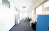 Kapitalanlage. Großzügiger Bürokomplex mit Schulungsräumen + Lagerflächen. Atrium über drei Etagen. - Büro