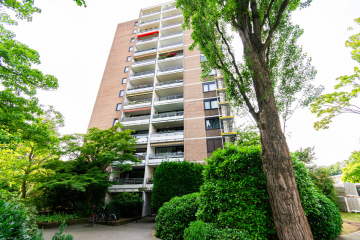 Außergewöhnlich schöner Schnitt. 101 m². Entwicklungspotenzial. Zwei Balkone., 40470 Düsseldorf / Mörsenbroich, Erdgeschosswohnung