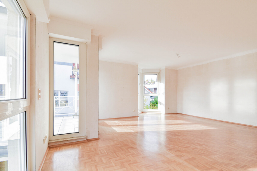 Wohnen und Essen - Moderne helle Eigentumswohnung mit großem Balkon, perfekter Raumaufteilung + Tiefgaragenstellplatz.