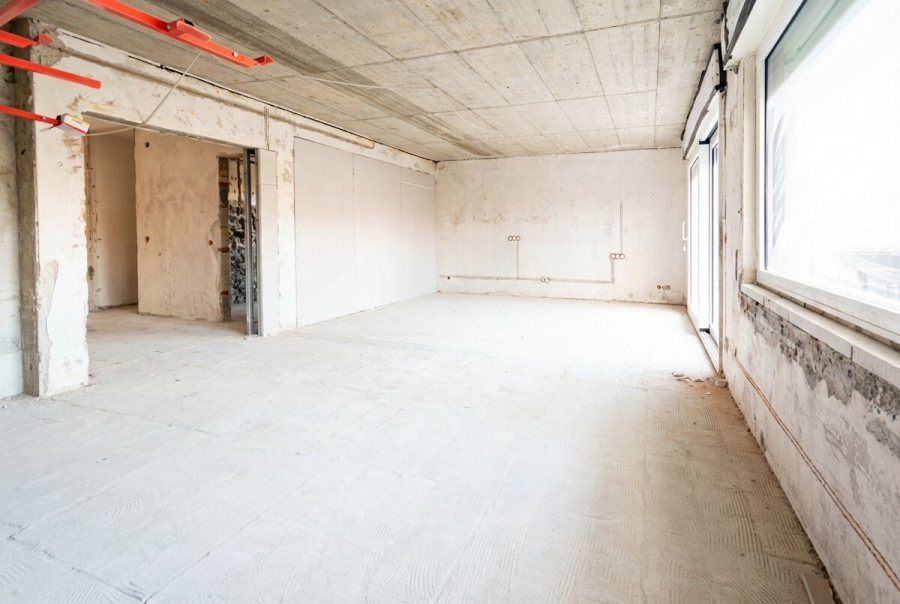 Rohbau Wohnen mit geschlossener Küche - Die Alternative: Kernsanierte Erdgeschosswohnung mit Haus-im-Haus-Gefühl inkl. Garage und Garten.