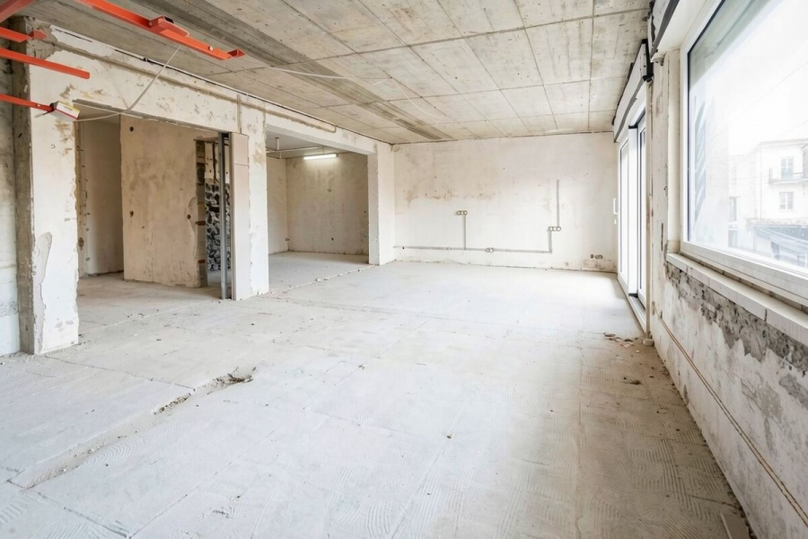 Rohbau Wohnen mit offener Küche - Die Alternative: Kernsanierte Erdgeschosswohnung mit Haus-im-Haus-Gefühl inkl. Garage und Garten.