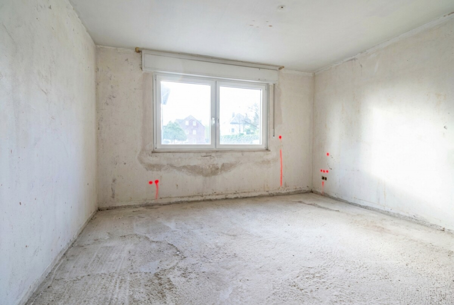 Rohbau Schlafen - Die Alternative: Kernsanierte Erdgeschosswohnung mit Haus-im-Haus-Gefühl inkl. Garage und Garten.