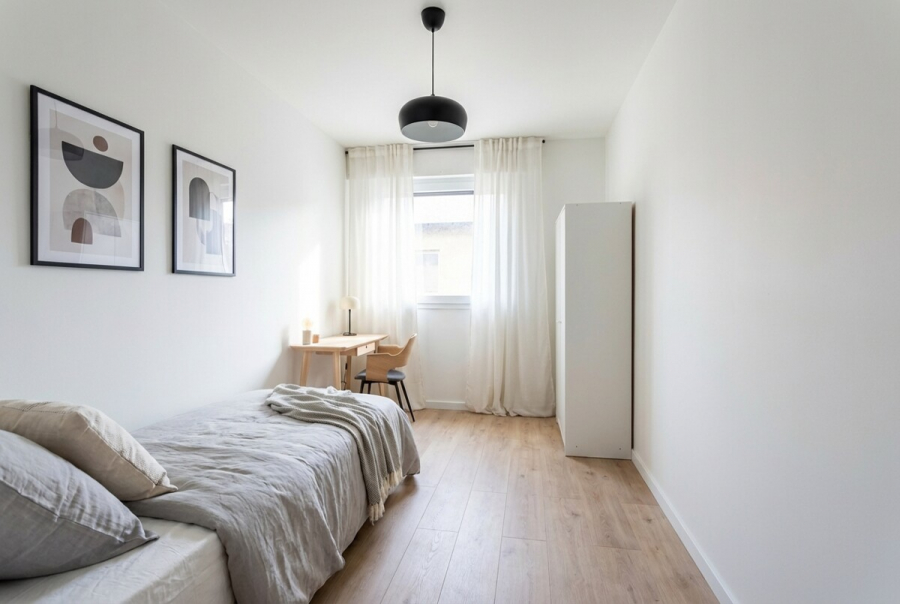 Beispiel Schlafen/Gast/Büro - Die Alternative: Kernsanierte Erdgeschosswohnung mit Haus-im-Haus-Gefühl inkl. Garage und Garten.