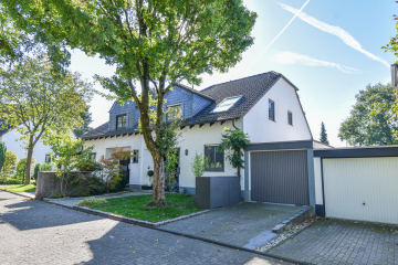 Einziehen und ankommen – flexibles Wohnen für Familien, Paare oder Generationen., 42699 Solingen, Zweifamilienhaus