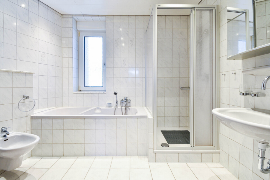 EG Bad - Ohligs. Vielseitiges Dreifamilienhaus mit Altbaucharme und Ausbauoptionen.