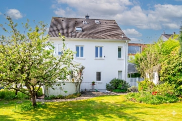 Großzügiges, außergewöhnliches Einfamilienhaus mit 6 Zimmern, Garten und Potenzial in ruhiger Lage., 42651 Solingen, Einfamilienhaus
