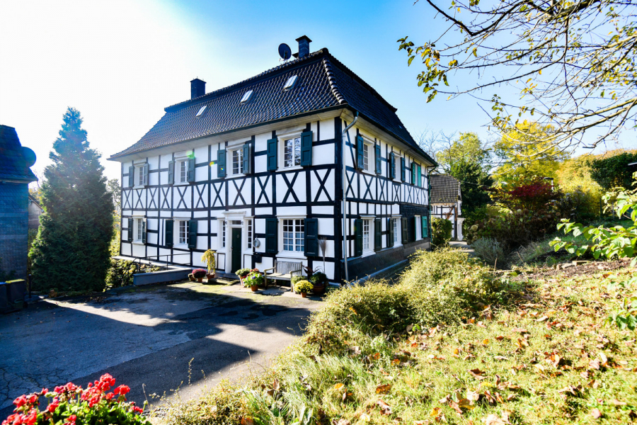 Titelbild - Charme und moderner Komfort. Saniertes Fachwerk-Denkmal.