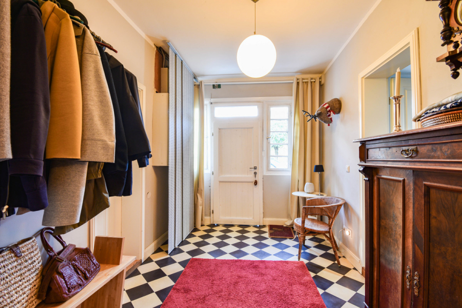 Haupteingang Diele - Charme und moderner Komfort. Saniertes Fachwerk-Denkmal.