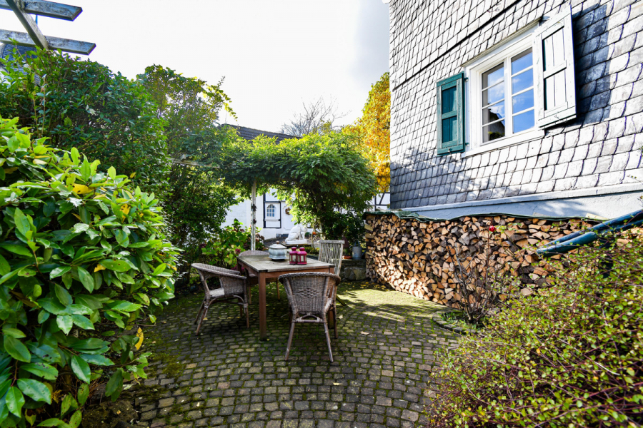 Terrasse - Charme und moderner Komfort. Saniertes Fachwerk-Denkmal.