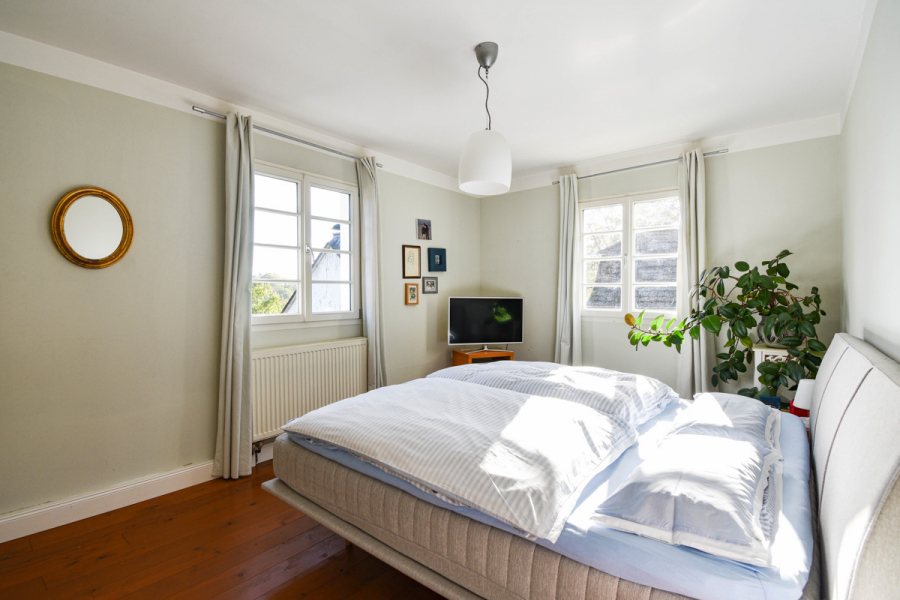 OG, Schlafzimmer 1 - Charme und moderner Komfort. Saniertes Fachwerk-Denkmal.