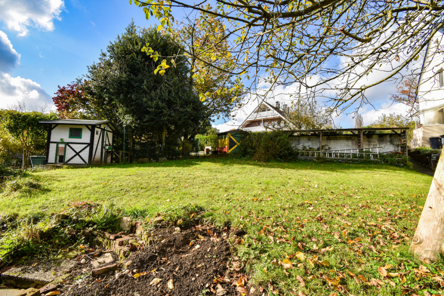 ggü. liegende Gartenfläche - Charme und moderner Komfort. Saniertes Fachwerk-Denkmal.