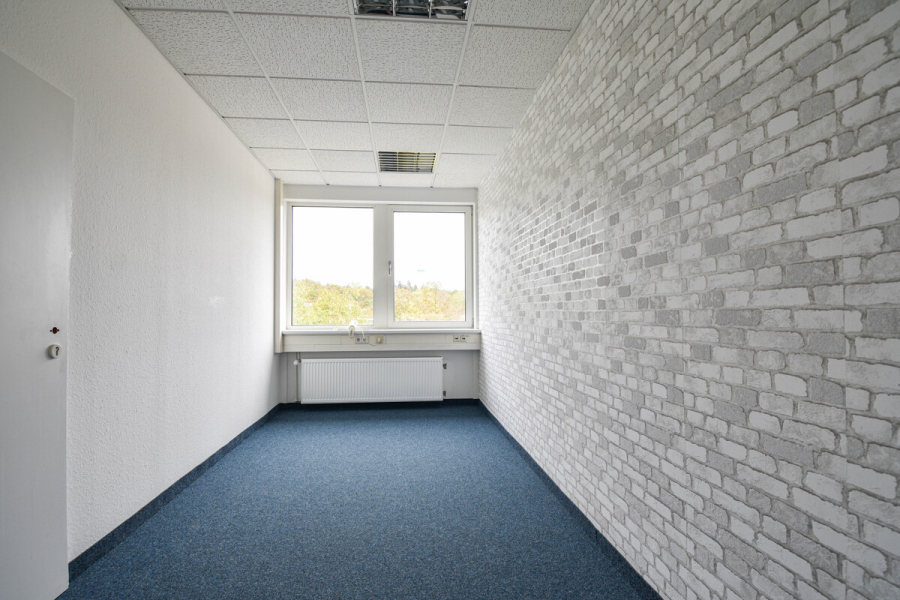 Büro Bsp.2 - Komplett renovierte Büroetage im Düsseldorfer Süden. Perfekte Anbindung. 2. Obergeschoss.
