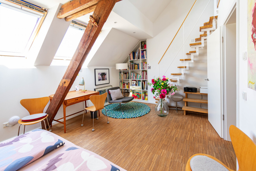 Aufgang Galerie - Denkmalcharme mit moderner, energieeffizienter Interpretation – Exklusive, individuelle Maisonette