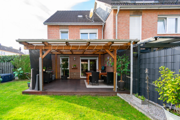 Raum für Familie und Anspruch – Modernes Reihenendhaus mit Garten und vier Zimmern., 42655 Solingen, Reihenendhaus