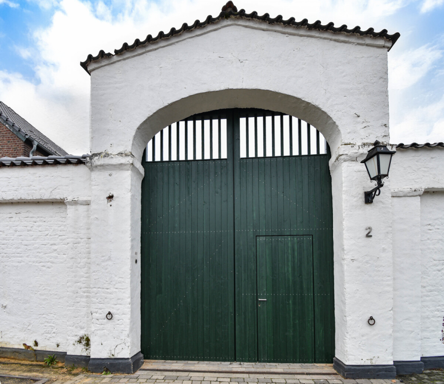 Gut Heyenbaum Zugang Innenhof - Historischer Charme trifft modernen Wohnkomfort – Stilvolle Maisonette im Denkmal Gut Heyenbaum