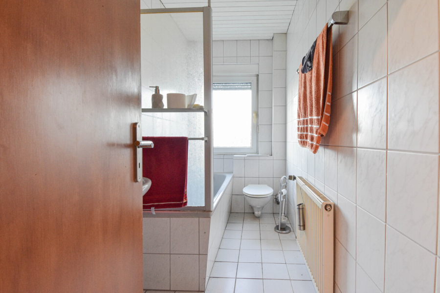 UG rechts Bad - Charmantes Mehrfamilienhaus mit Entwicklungspotenzial in ruhiger Lage