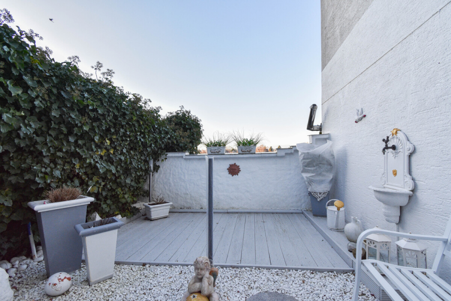UG links Terrasse - Charmantes Mehrfamilienhaus mit Entwicklungspotenzial in ruhiger Lage