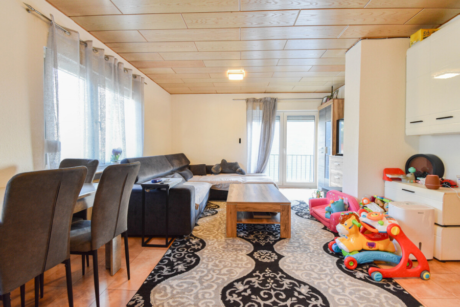 OG links Wohnen - Charmantes Mehrfamilienhaus mit Entwicklungspotenzial in ruhiger Lage