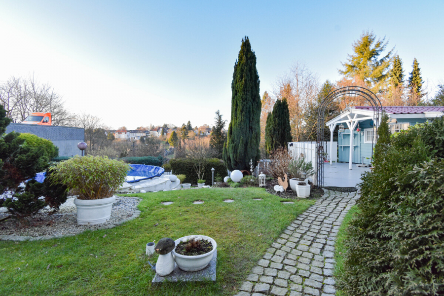 Garten - Charmantes Mehrfamilienhaus mit Entwicklungspotenzial in ruhiger Lage