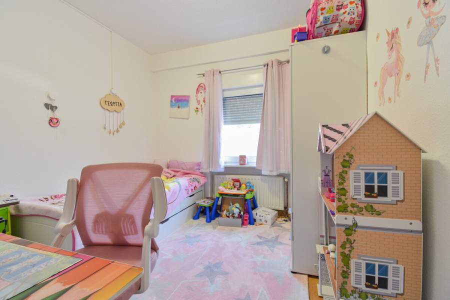 EG links Kind - Charmantes Mehrfamilienhaus mit Entwicklungspotenzial in ruhiger Lage