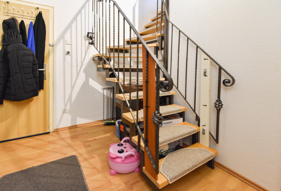 OG linksTreppe - Charmantes Mehrfamilienhaus mit Entwicklungspotenzial in ruhiger Lage