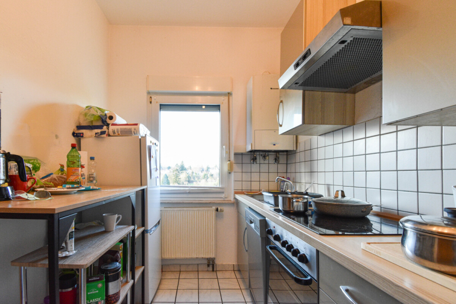 EG mitte Küche - Charmantes Mehrfamilienhaus mit Entwicklungspotenzial in ruhiger Lage