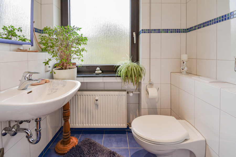 Gäste-WC - Schlebusch. Eigentumswohnung mit zusätzlicher Nutzfläche in zentraler und dennoch ruhiger Lage.