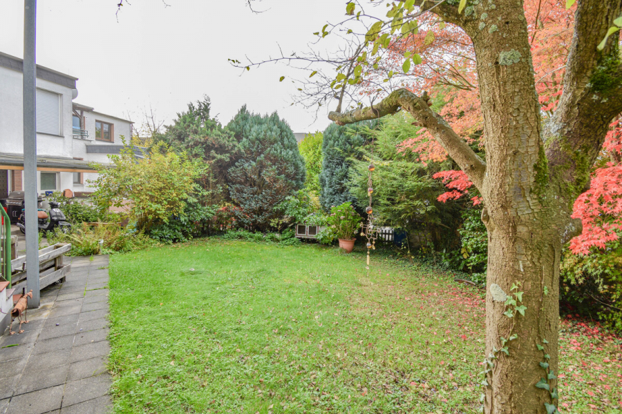 Garten - Schlebusch. Eigentumswohnung mit zusätzlicher Nutzfläche in zentraler und dennoch ruhiger Lage.