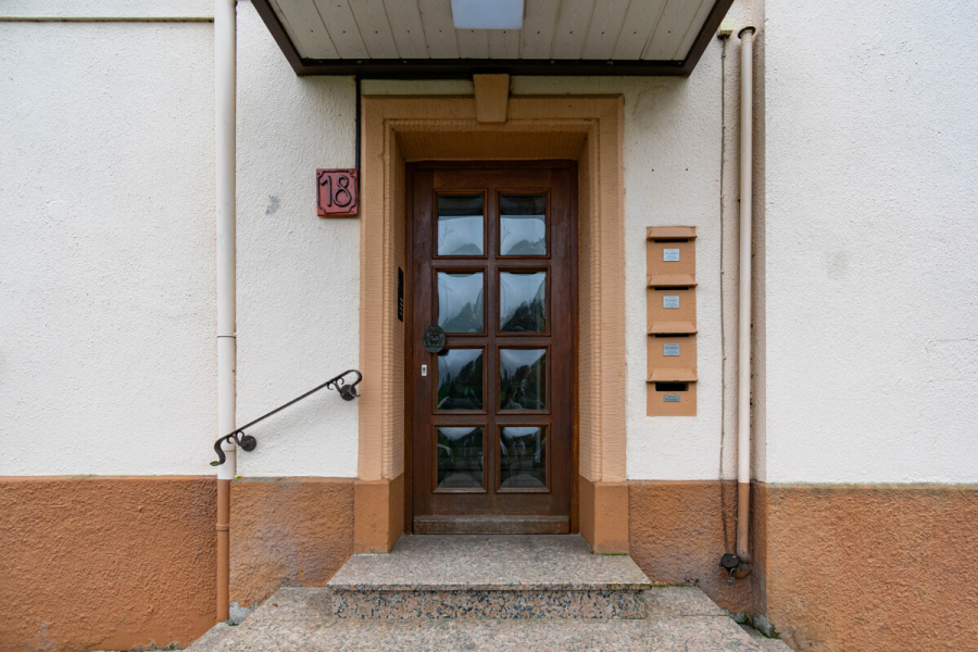 Hauseingang - Vielseitiges Einfamilienhaus mit Raum zur Entfaltung – Ideal für Familien und Mehrgenerationenwohnen