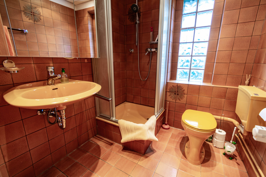 DG Bad - Vielseitiges Einfamilienhaus mit Raum zur Entfaltung – Ideal für Familien und Mehrgenerationenwohnen